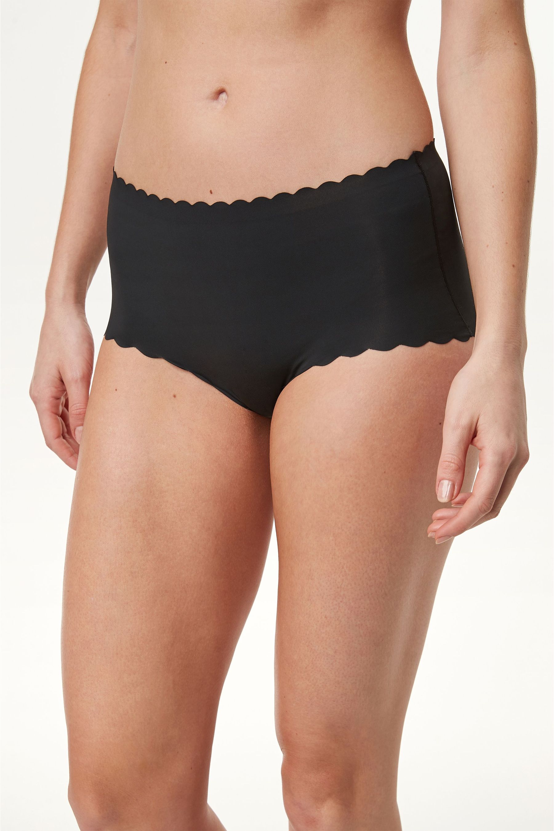 No VPL Scallop Edge Knickers