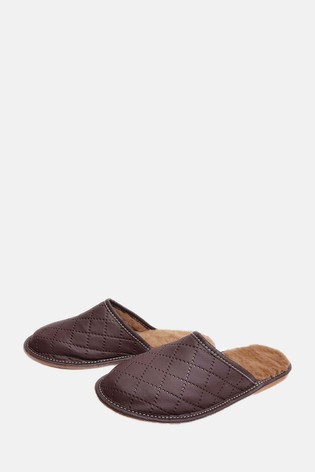 HotSquash Men's Brown Slip-On Slippers