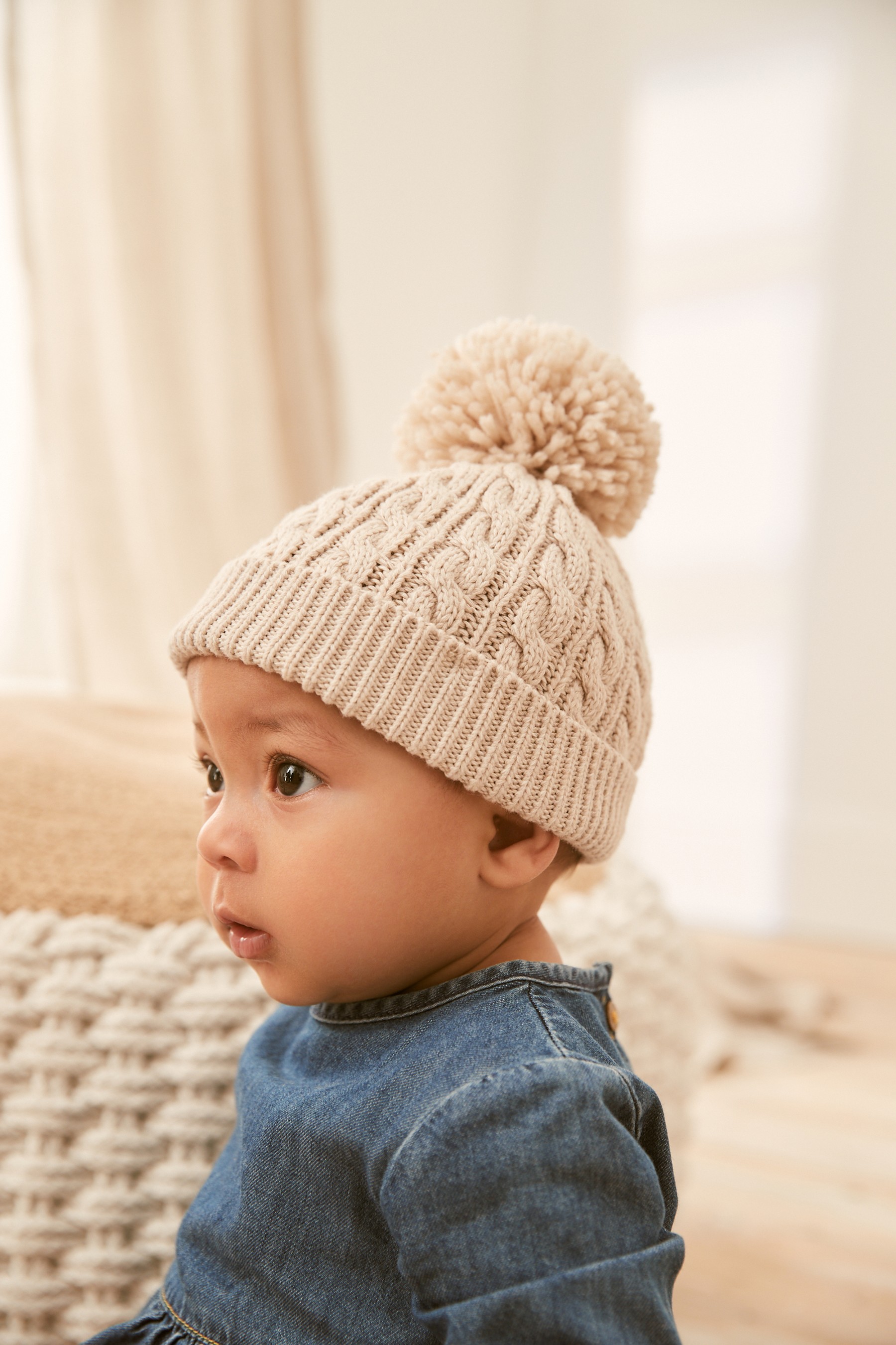 Baby Cable Knitted Hat with Pom Pom (0mths-2yrs)