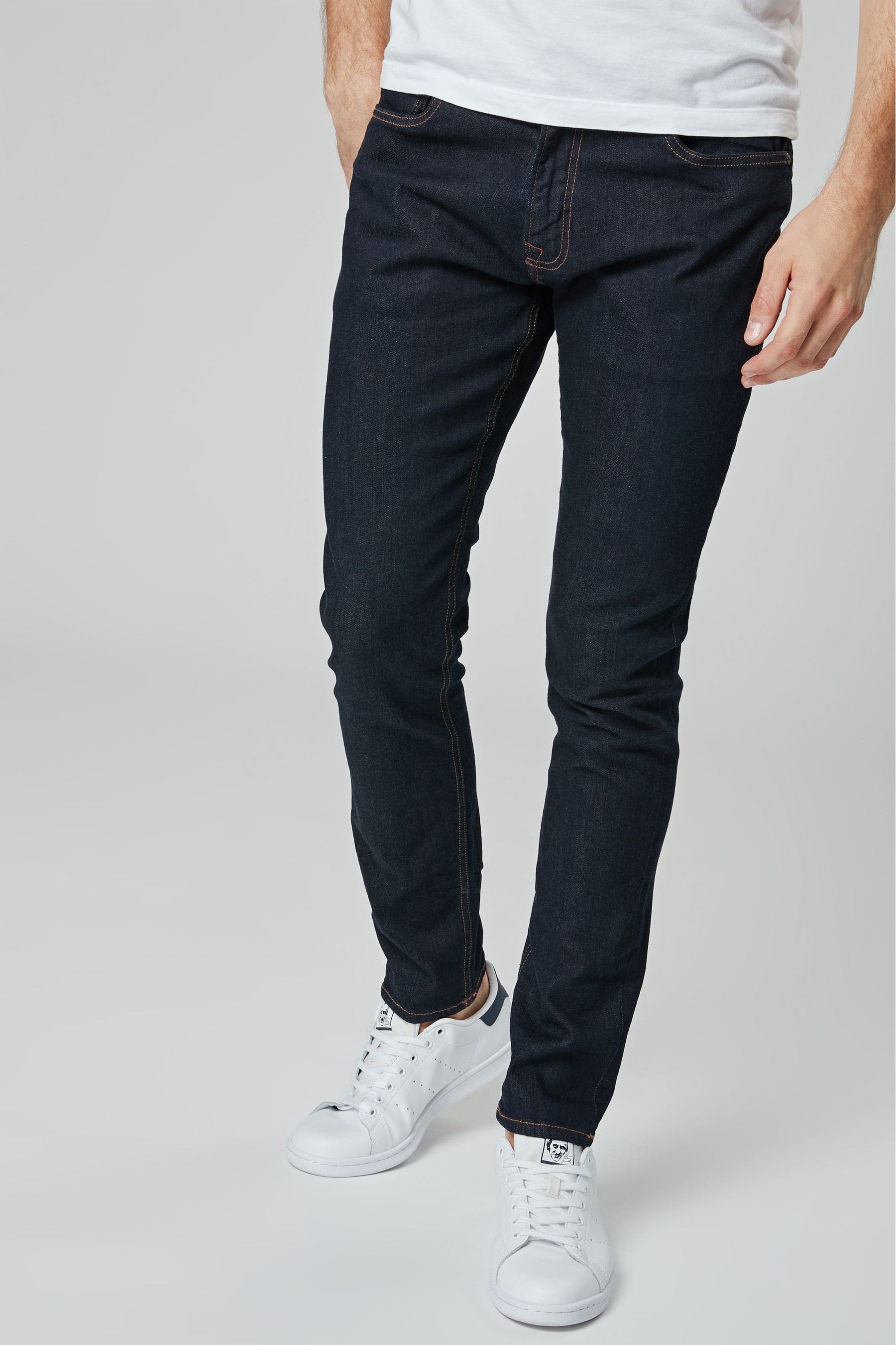 U22486s Skinny Fit