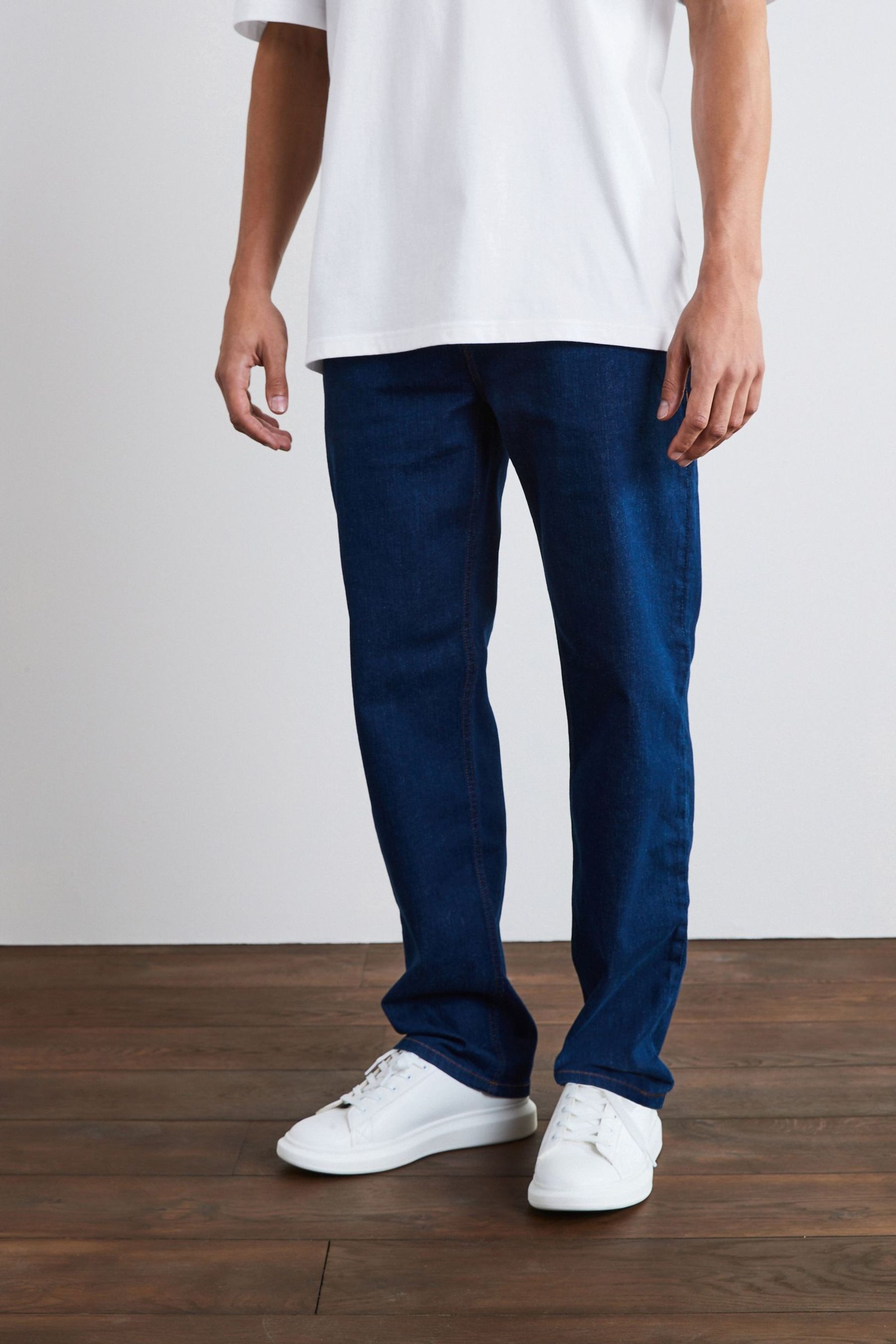 U25454s Relaxed Fit