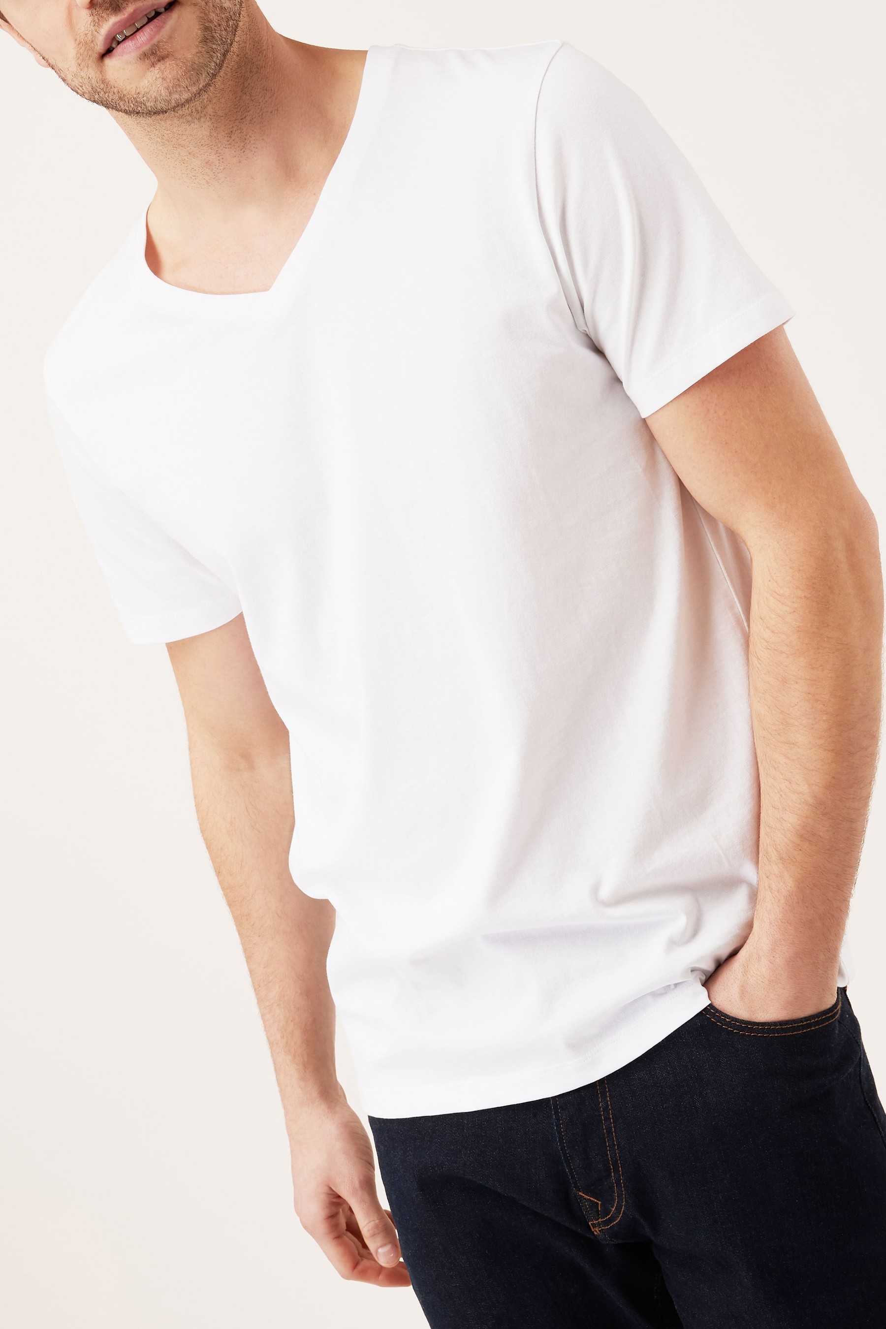 T-Shirt V-Neck Regular Fit