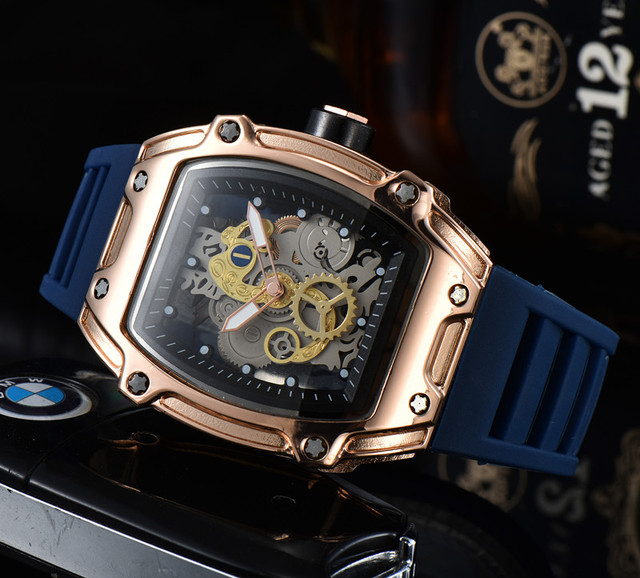 Feature Men Luxury Military Hollow Sports Watch Men Analog Date Quartz Watch Men's Watch