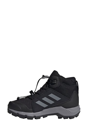 حذاء رياضي أسود للشباب والصغار Terrex Mid Gore Tex من Adidas