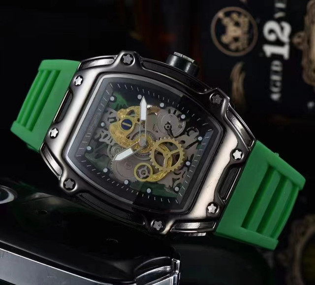 Feature Men Luxury Military Hollow Sports Watch Men Analog Date Quartz Watch Men's Watch