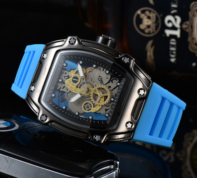 Feature Men Luxury Military Hollow Sports Watch Men Analog Date Quartz Watch Men's Watch