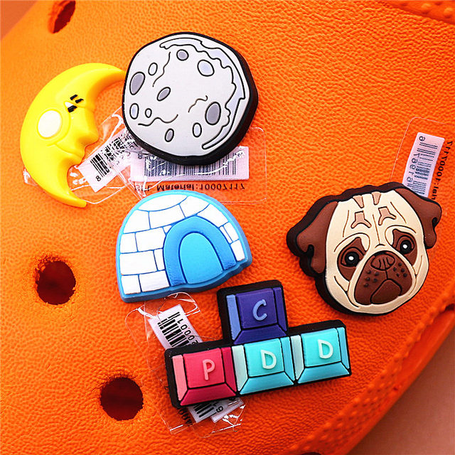 Original Space Alien Designer Shoe Charms 5pcs/lot Croc Buckle Luxury Accessories Rainbow Sun Clog Dog Jewelry Decorations Jibz