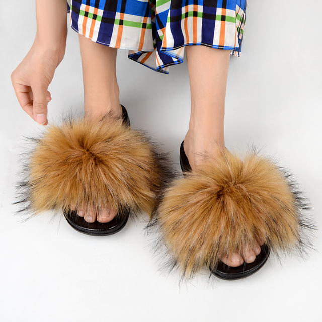 Women Summer New Synthetic Fox Fur Slippers Indoor Home Furry Cute Faux Raccoon Fur Non-slip Outdoor Home Shoes Beach Sandals