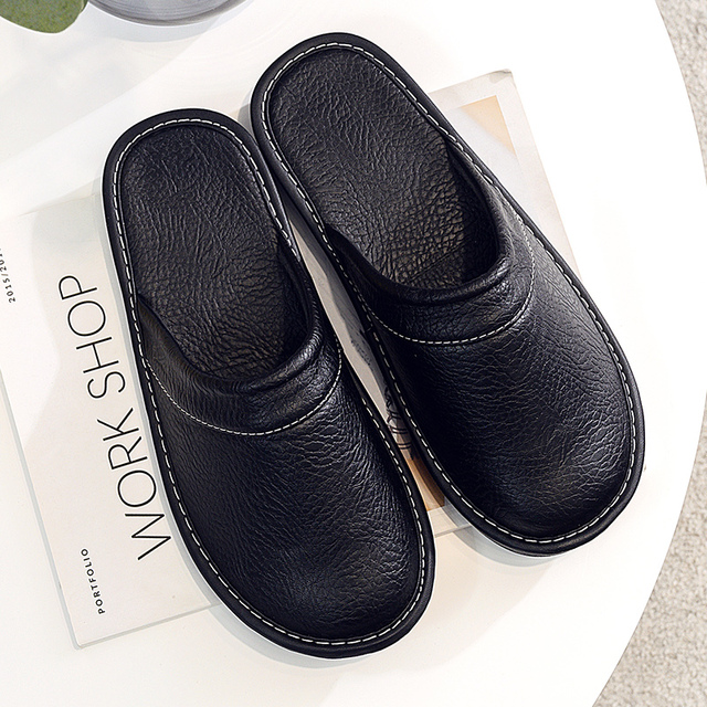 2021 New Arrival Runway Shoes Men Leather Home Slippers Unisex Flat Round Toe Wear Resitant Fashion Shoes Man Slippers