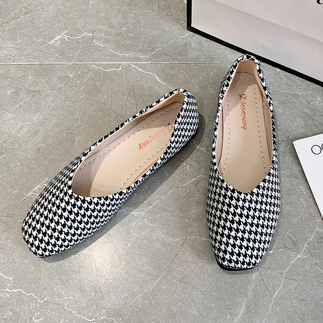 2022 single shoes Korean fashion plaid women's shoes retro square heel bean shoes shallow mouth women's shoes