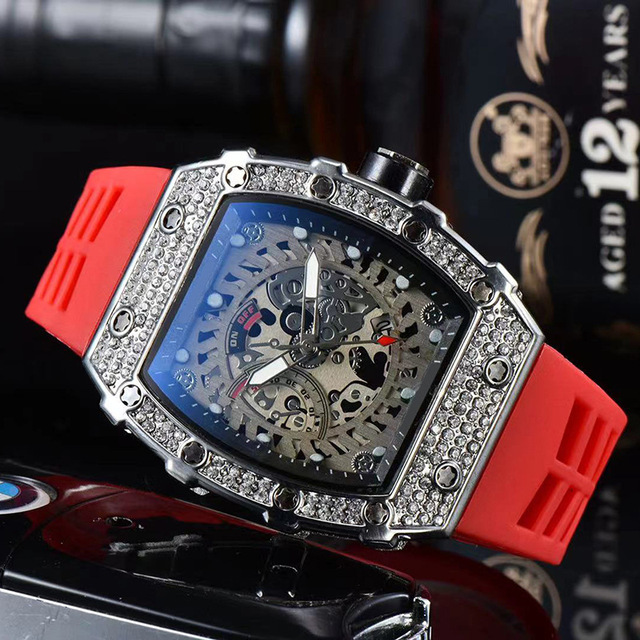 Luxury Brand Military Style Watch Men Hip Hop Silver Diamond Watch Men Tonneau Men Watches Male Watch Male Clock