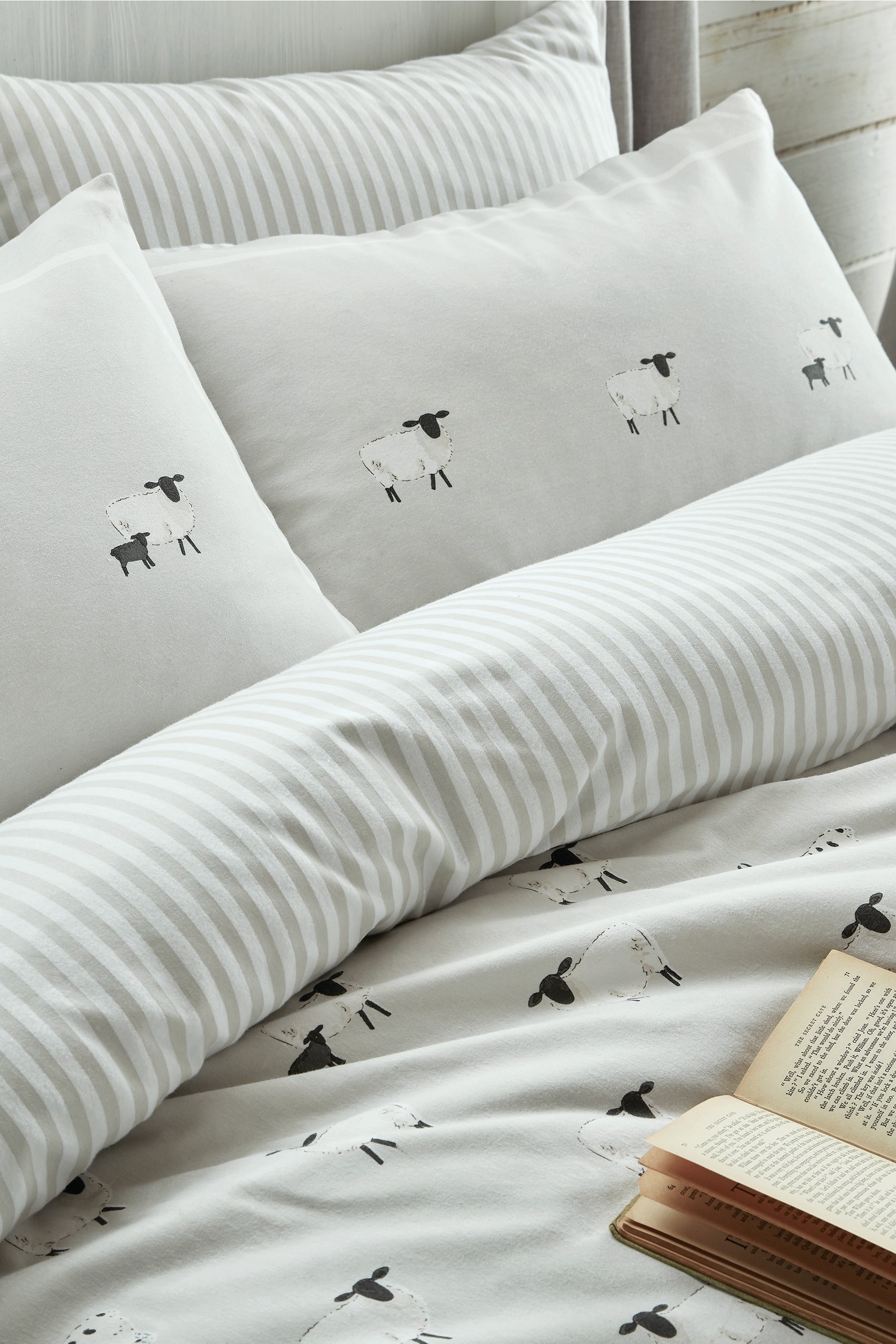 Sophie Allport Sheep Cotton Duvet Cover And Pillowcase Set