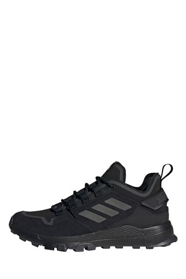 حذاء رياضي أسود Terrex Hikster من Adidas للنساء