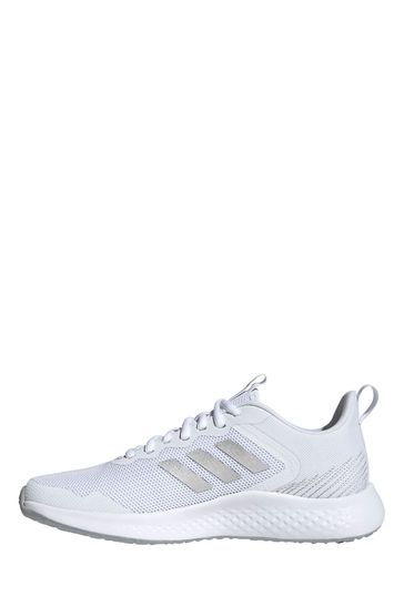 حذاء رياضي أبيض Fluidstreet من Adidas