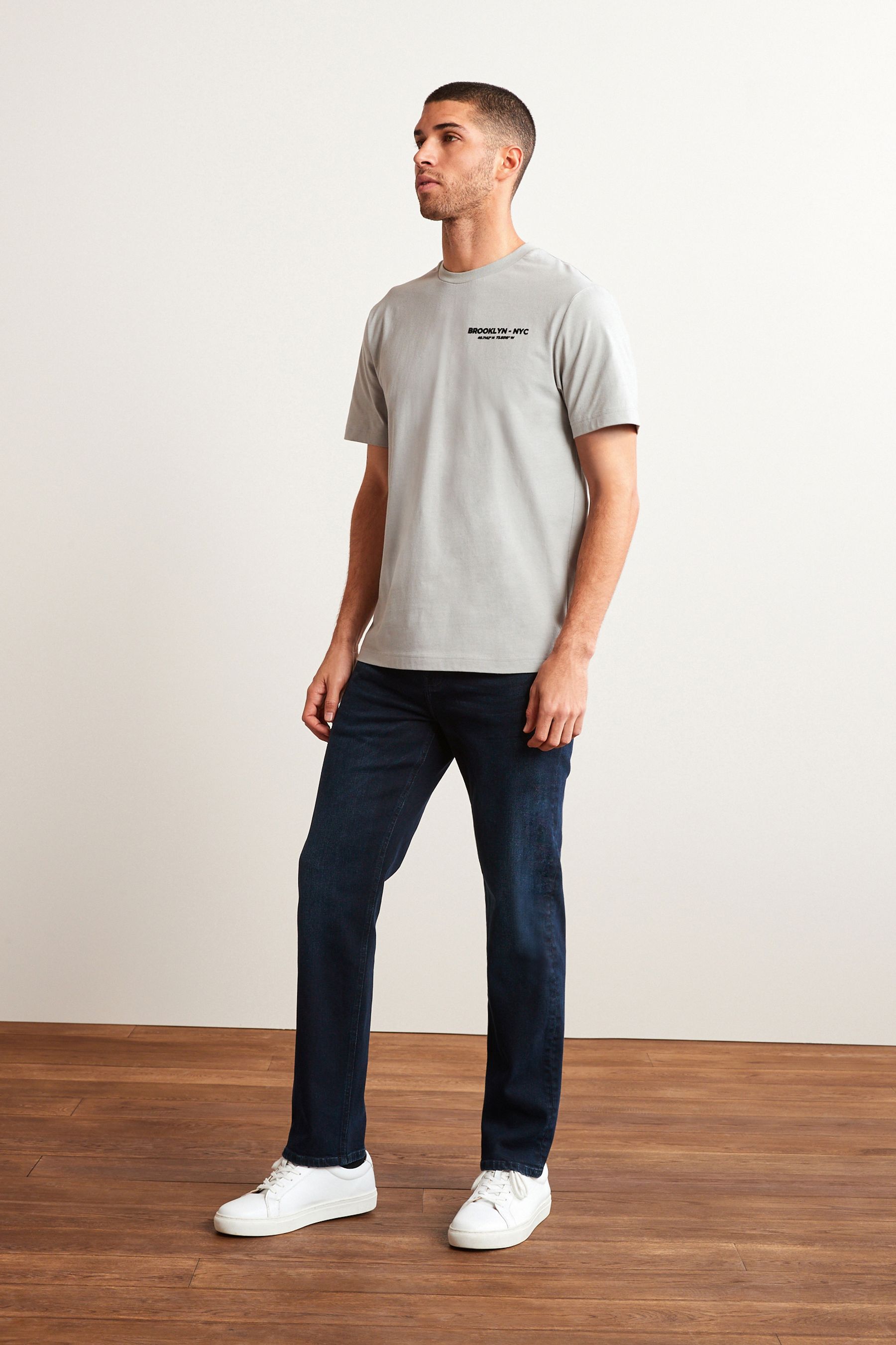 U25454s Relaxed Fit