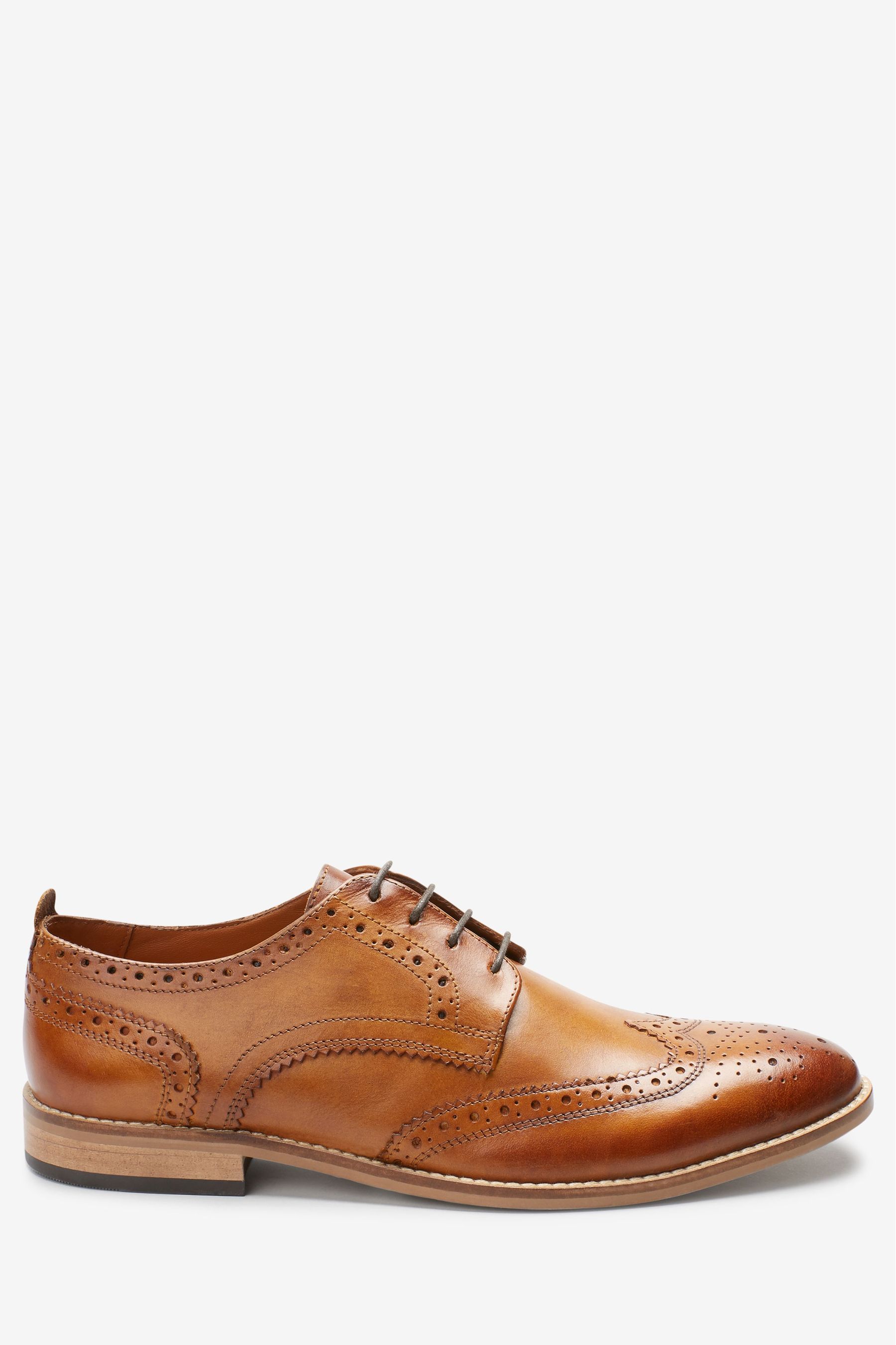 Mens Contrast Sole Leather Brogues Regular Fit