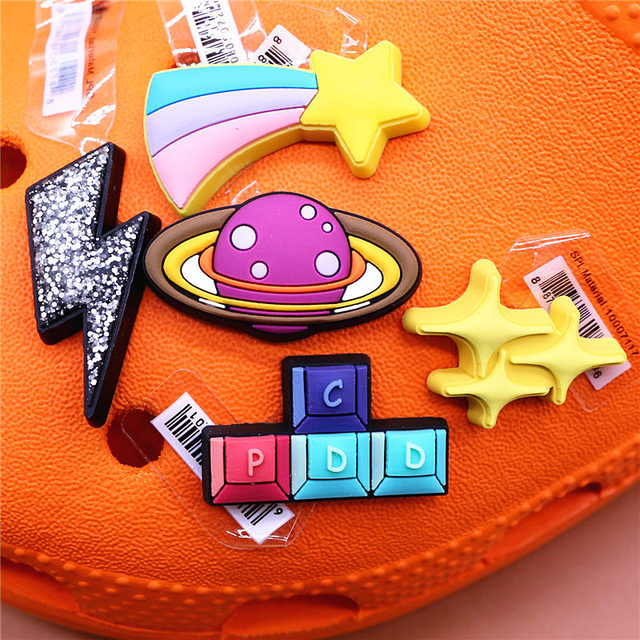 Original Space Alien Designer Shoe Charms 5pcs/lot Croc Buckle Luxury Accessories Rainbow Sun Clog Dog Jewelry Decorations Jibz