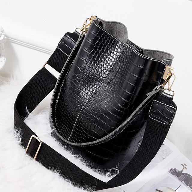 Crocodile Retro Women's Shoulder Bag Large Capacity Shoulder Bag Luxury PU Leather Bucket Bag 2021