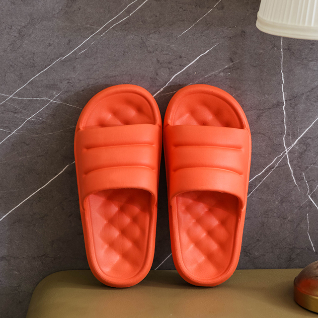 Designer Men Slippers Thick Platform Wo Men Slippers Beach Eva Sandal Lightweight Men Indoor Bathroom Shoes Summer 2021