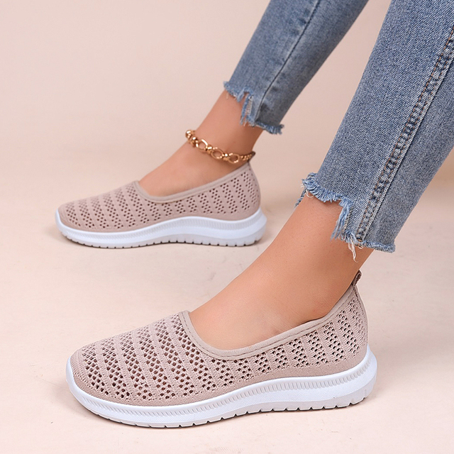 Breathable Mesh Couple Casual Shoes Anti-Slip Soft Sole Women's Sneakers Light Trend Running Shoes Flat Mesh Single Shoes