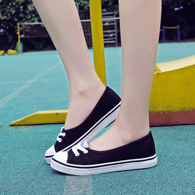 Autumn spring light canvas shoes women shoes slip on students tide Korean set foot pedal flat shoes