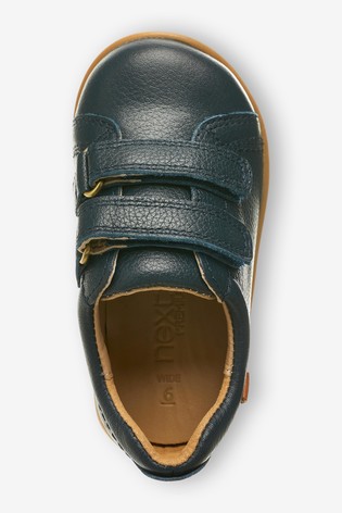 حذاء جلدي Little Luxe ™ مقاس واسع (G)