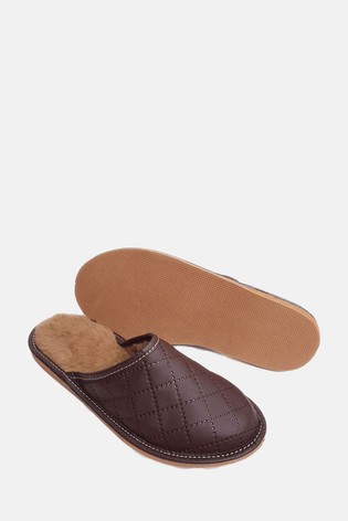 HotSquash Men's Brown Slip-On Slippers