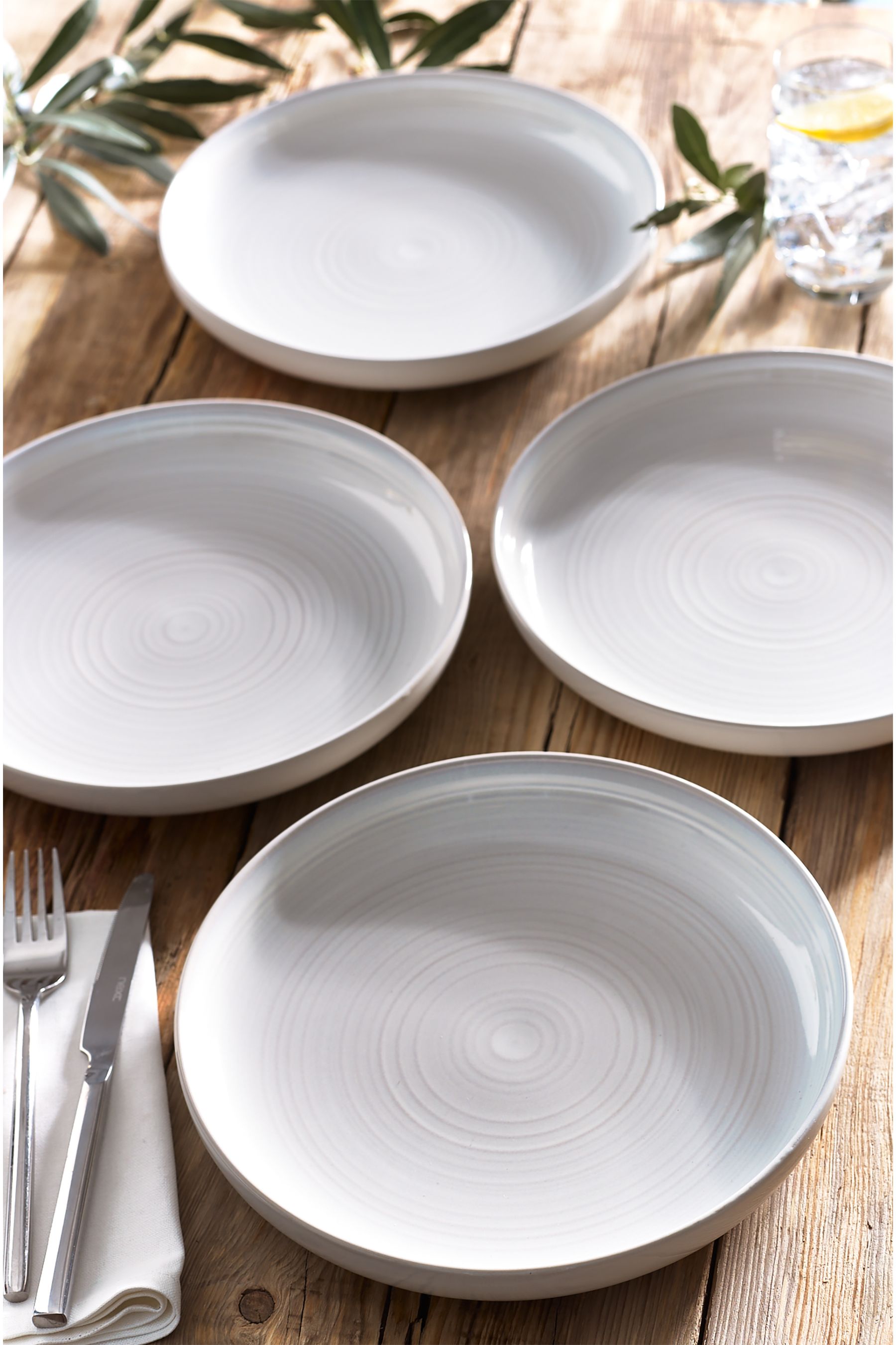 A19-102s Set of 4 Deep Plates