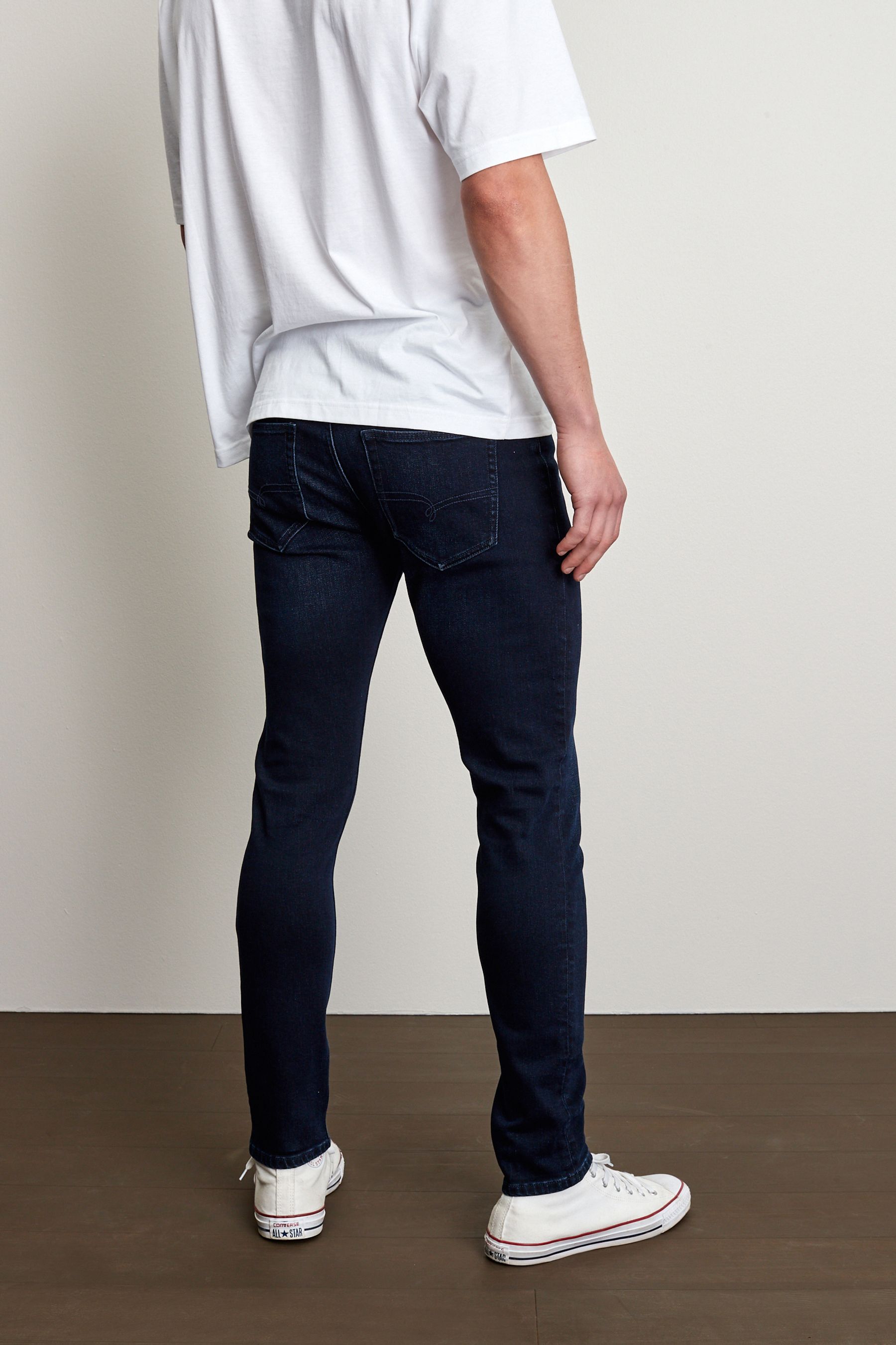 U22486s Skinny Fit