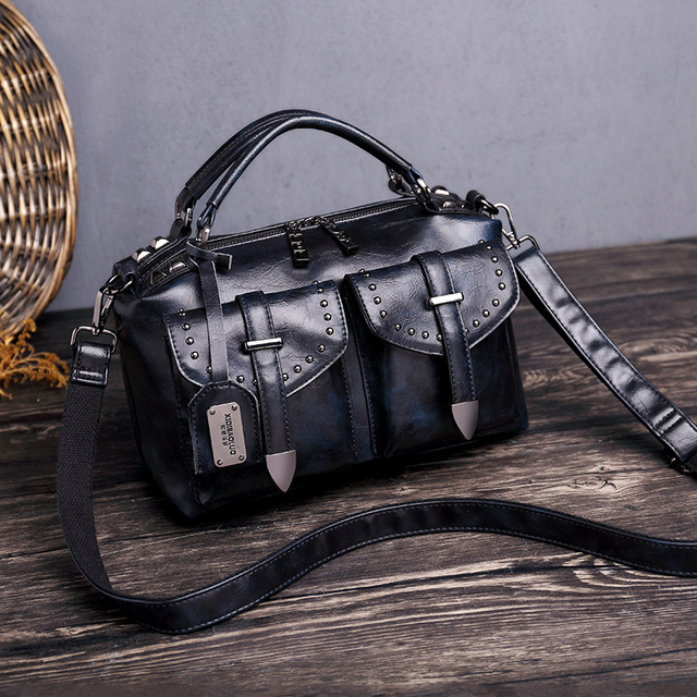 Retro Black Leather Handbag for Women Designer Accessory Vintage Shoulder Bag Fashionable XD09 2020