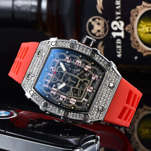 Mens Luxury Top Brand Watch Men Sports Wristwatches Chronograph Quartz Watches Male Tonneau Watch Hombre Relogio Masculino