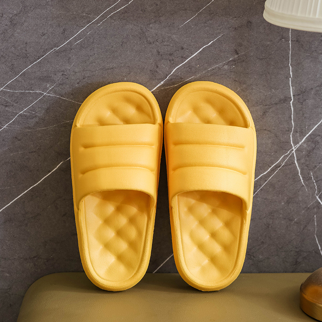 Designer Men Slippers Thick Platform Wo Men Slippers Beach Eva Sandal Lightweight Men Indoor Bathroom Shoes Summer 2021
