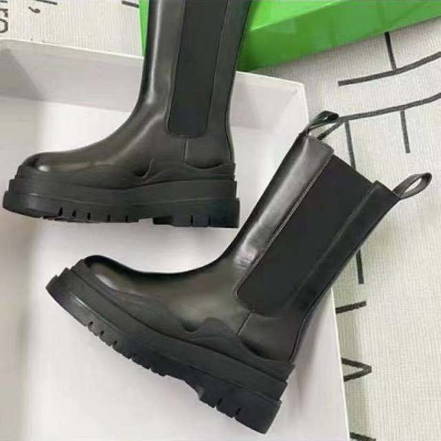 Platform women chelsea boots 2021 new mid tube boots thick-soled martin boot female thigh high boots wedges flat winter boots