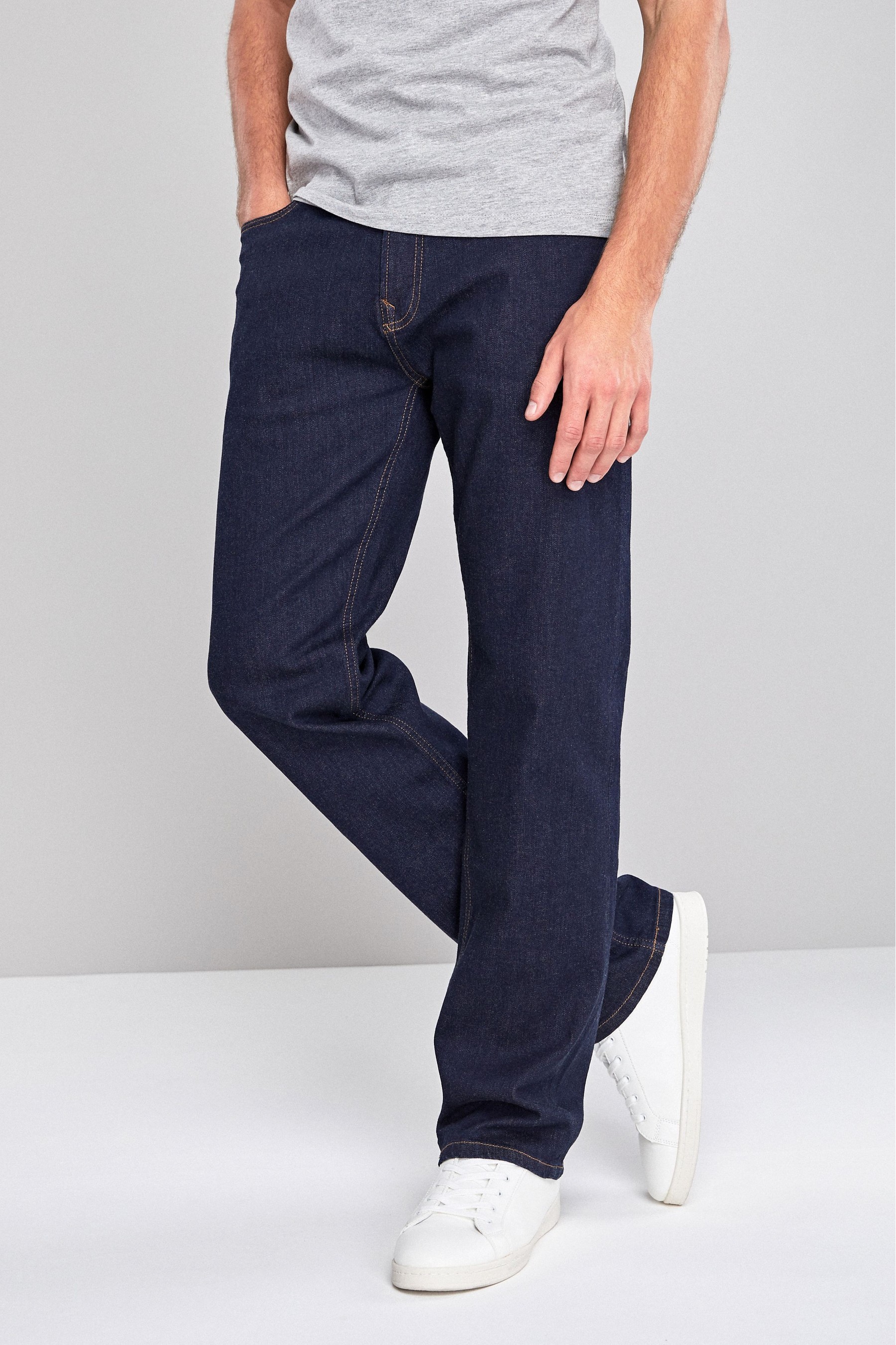 U25454s Relaxed Fit