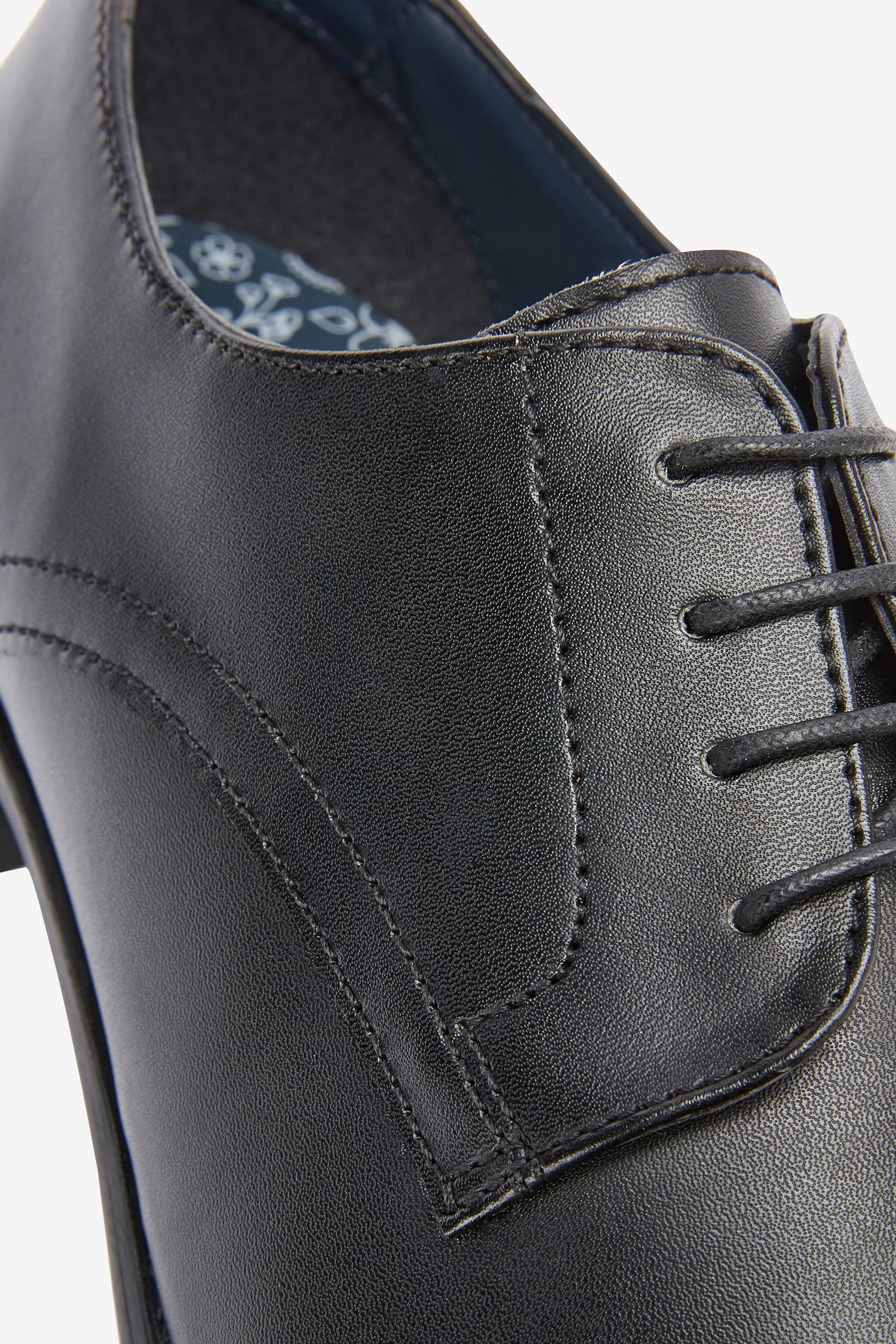 Round Toe Leather Derby Shoes