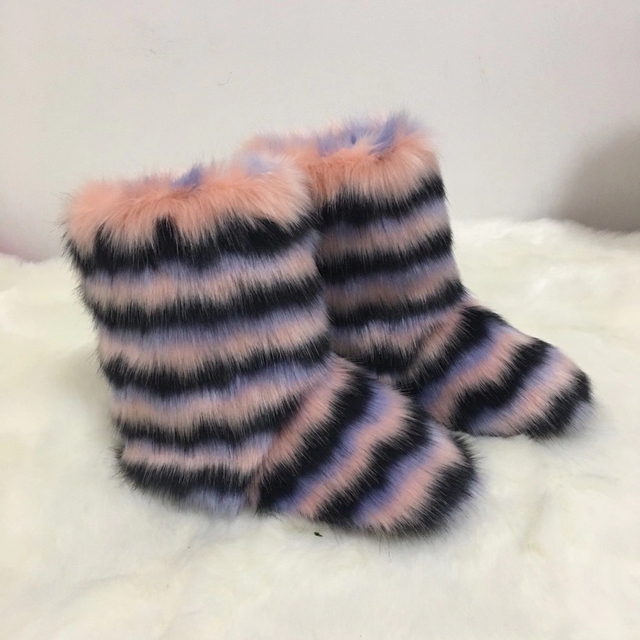 Women Snow Boots Outdoor Fur Boots Fluffy Fur Female Luxury Furry Plush Bottes Warm Mid-Calf Winter Boots Large Size Platform