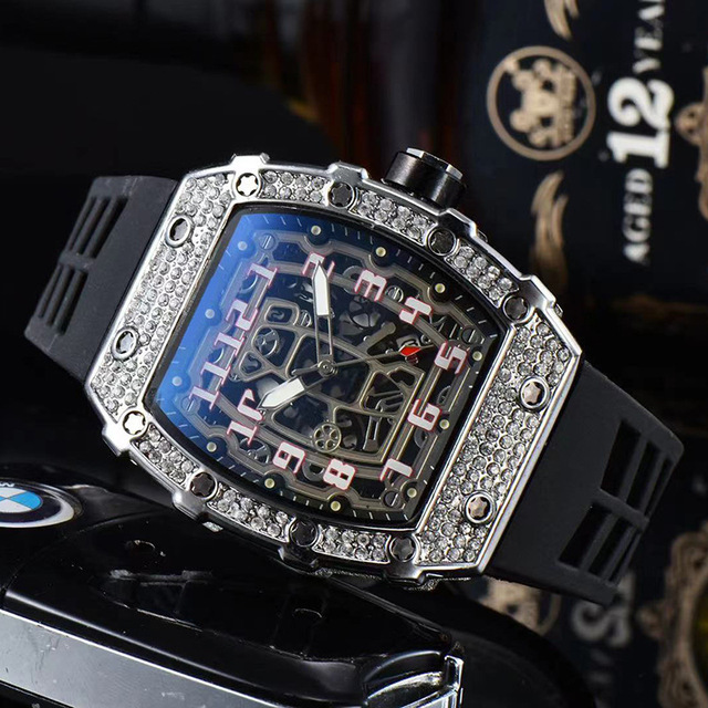 Mens Luxury Top Brand Watch Men Sports Wristwatches Chronograph Quartz Watches Male Tonneau Watch Hombre Relogio Masculino