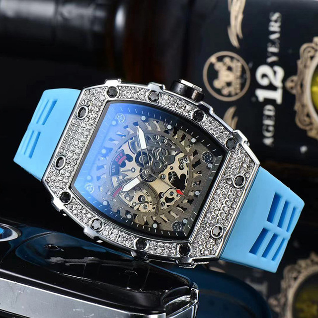 Luxury Brand Military Style Watch Men Hip Hop Silver Diamond Watch Men Tonneau Men Watches Male Watch Male Clock