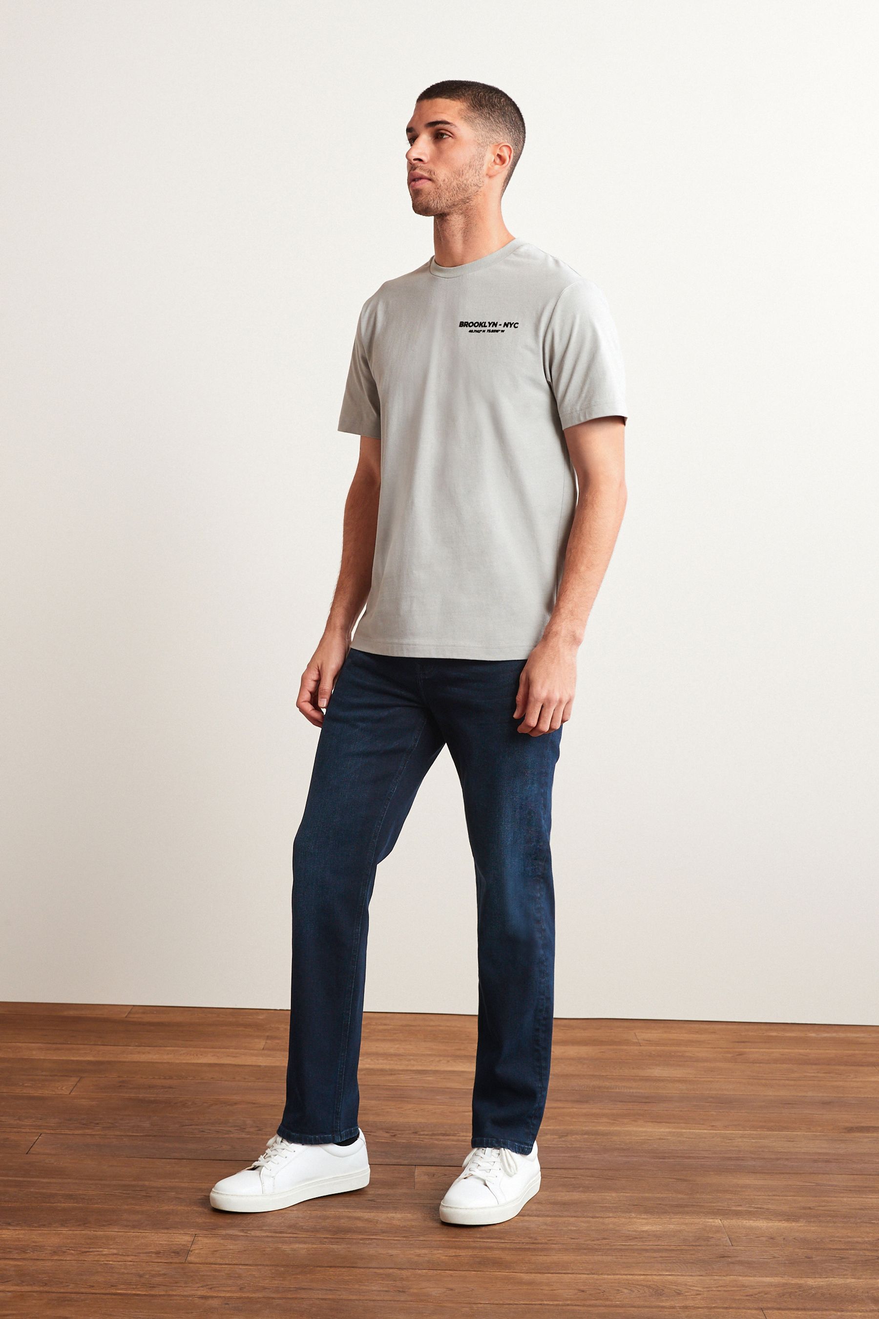 U25454s Relaxed Fit