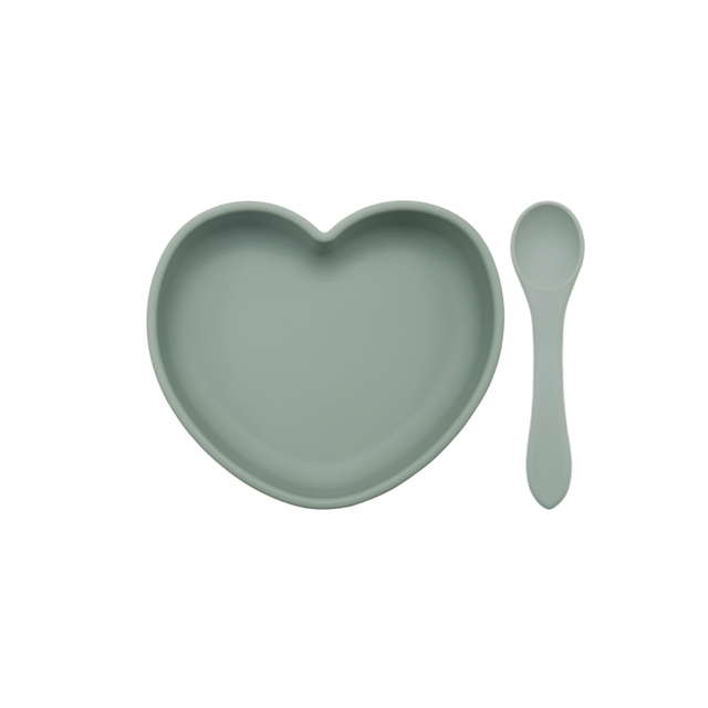 2022 New Heart Shaped Dinner Plate With Suction Baby Feeding Spoon Set Pure Silicone Easy To Clean BPA Free Baby Shower Gift