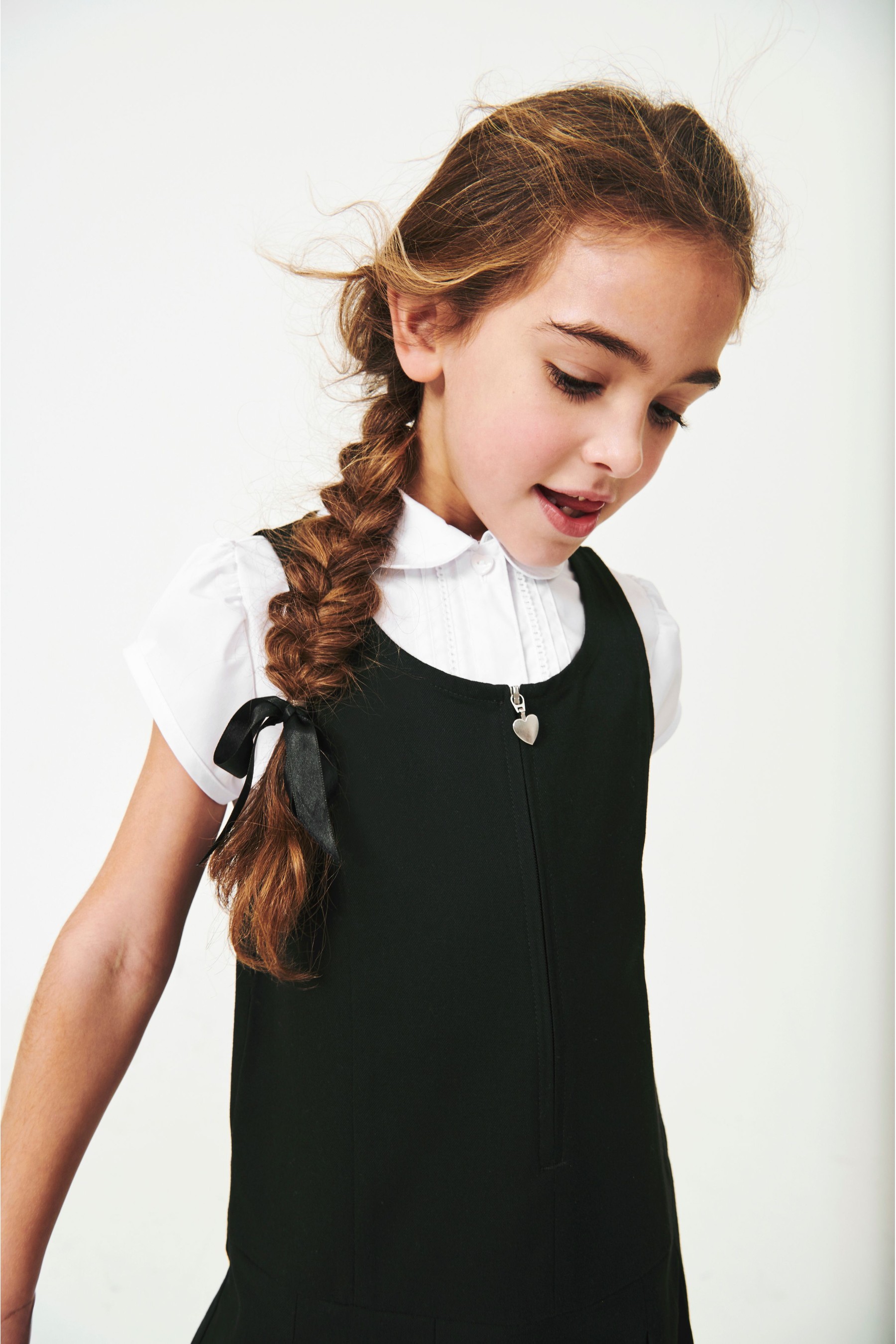 مدرسة Zip Front Pinafore (3-14 سنة) قياسية