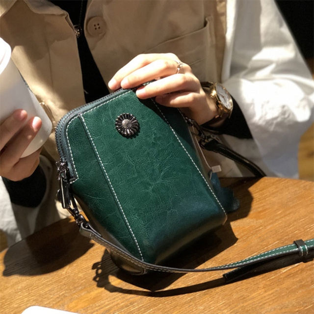 Genuine Leather Mobile Phone Cover Women Messenger Bag Cowhide 2022 Shoulder Bag Oil Wax Skin Small Square Box Purses Crossbody