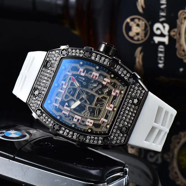 Mens Luxury Top Brand Watch Men Sports Wristwatches Chronograph Quartz Watches Male Tonneau Watch Hombre Relogio Masculino