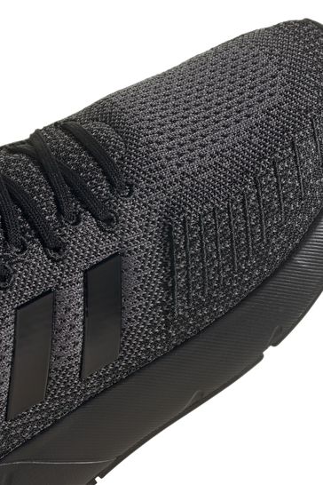 حذاء رياضي أسود Swift Run من adidas Originals