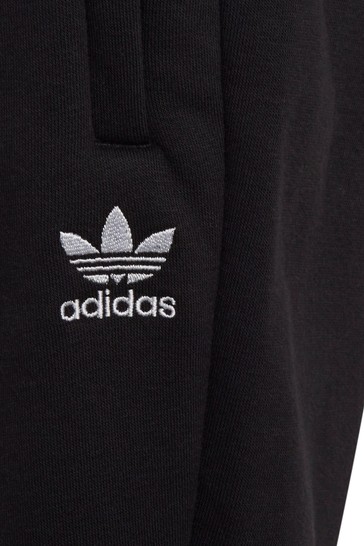 بدلة رياضية سوداء Adicolor من adidas