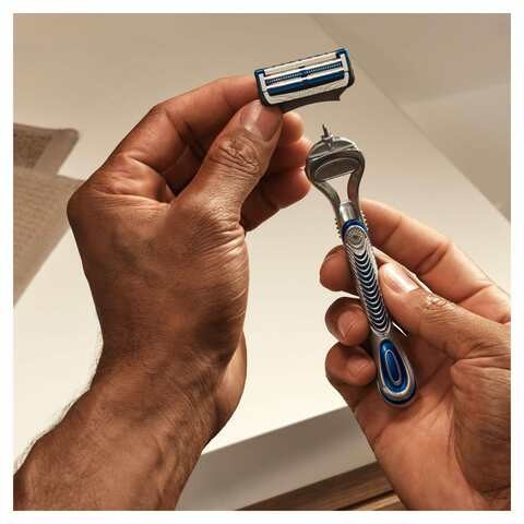 Gillette Skinguard razor with 2 blades