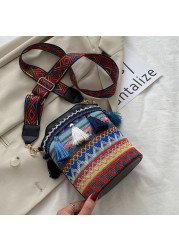 Ethnic Women's Shoulder Bag Crossbody Bag Tassel Knit Small Bucket Handbags Fashion Simple Luxury Design Female Bag Underarm Bags