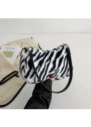 2021 Winter Love Heart Print Underarm Handbags Women Soft Plush Leopard Zebra Small Shoulder Bags Female Warm Fluffy Tote Bags