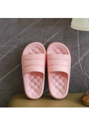 Designer Men Slippers Thick Platform Wo Men Slippers Beach Eva Sandal Lightweight Men Indoor Bathroom Shoes Summer 2021