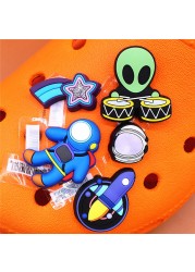 Original Space Alien Designer Shoe Charms 5pcs/lot Croc Buckle Luxury Accessories Rainbow Sun Clog Dog Jewelry Decorations Jibz